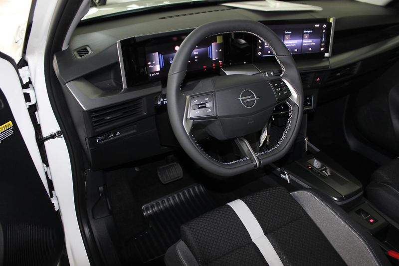 Opel Frontera (2026) GS Hybrid 1.2 TURBO 107kW - fotka 7 z 19