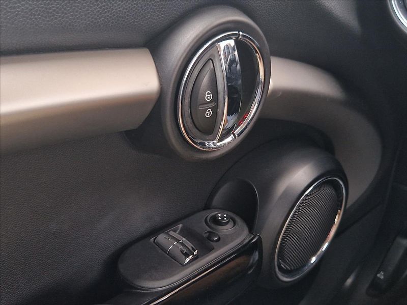 Mini Cooper 1,5 i 100kW LED VÝHŘEV - fotka 25 z 26