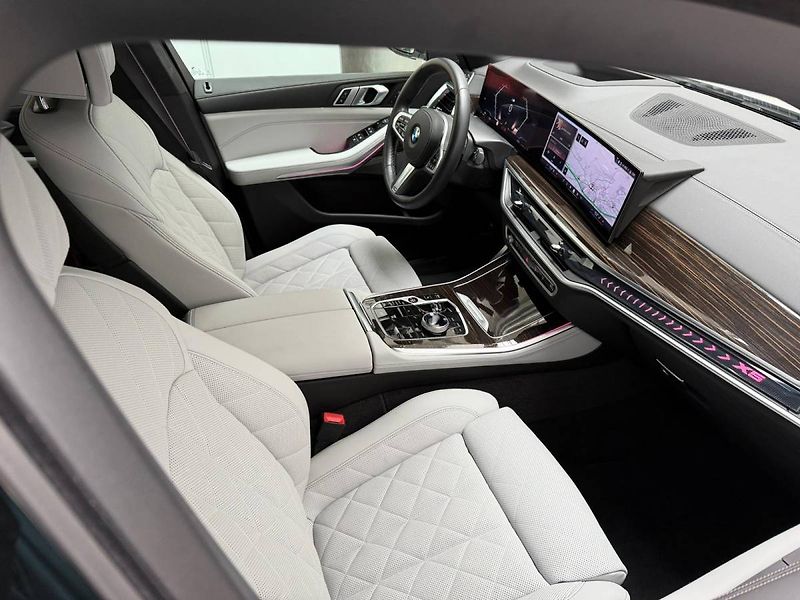 BMW X5 3,0 210 kW xDrive30d - fotka 6 z 55