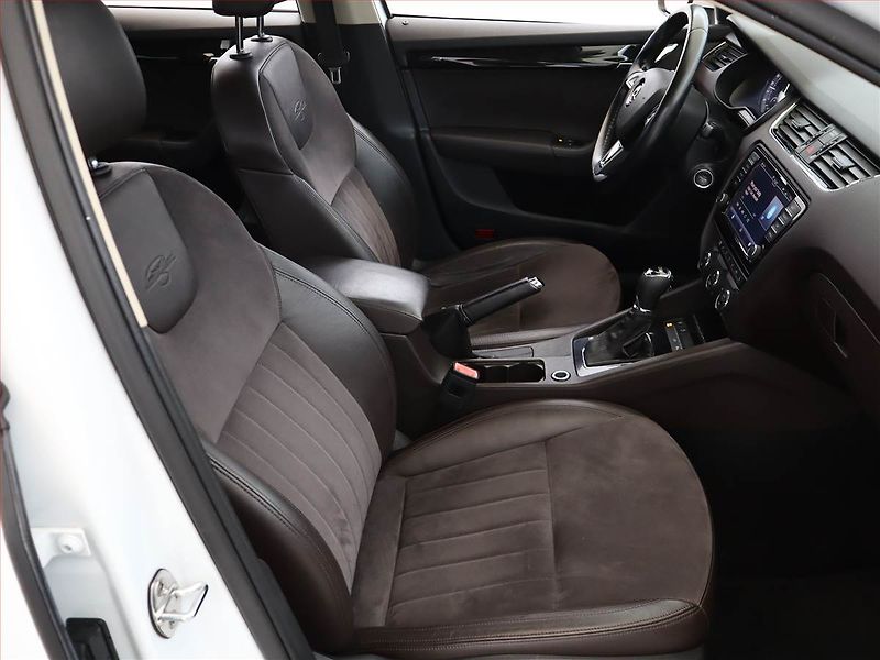 Škoda Octavia (2015) Laurin&Klement 2.0 TDI, 4X4 - fotka 7 z 21