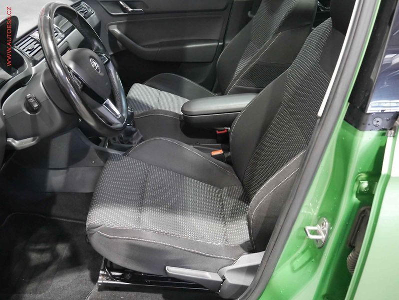 Škoda Rapid (2014) 1.2 TSi, 1.maj, Xenon - fotka 9 z 18