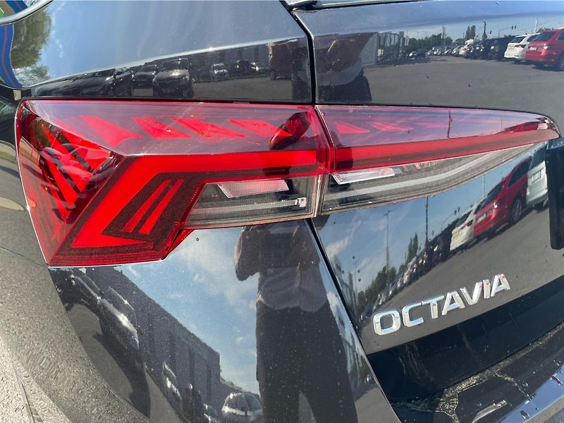Škoda Octavia COMBI 1.5 TSi M-HEV DSG 7st. S - fotka 29 z 29