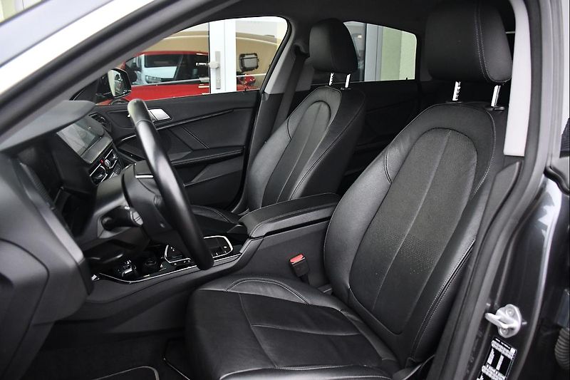 BMW Řada 2 218d LED NAVI REZERVACE - fotka 16 z 45