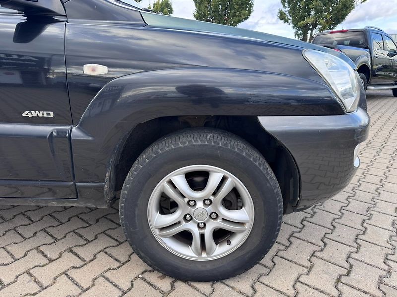 Kia Sportage (2004) 2,7i V6 129 KW AUTOMAT 4X4 - fotka 16 z 45