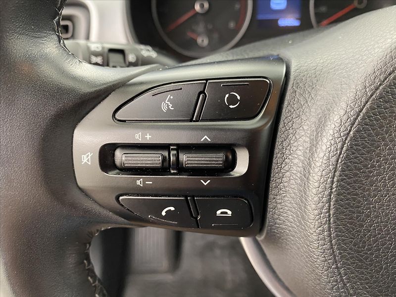 Kia Stonic 1,4 CVVT 73kW - fotka 15 z 26