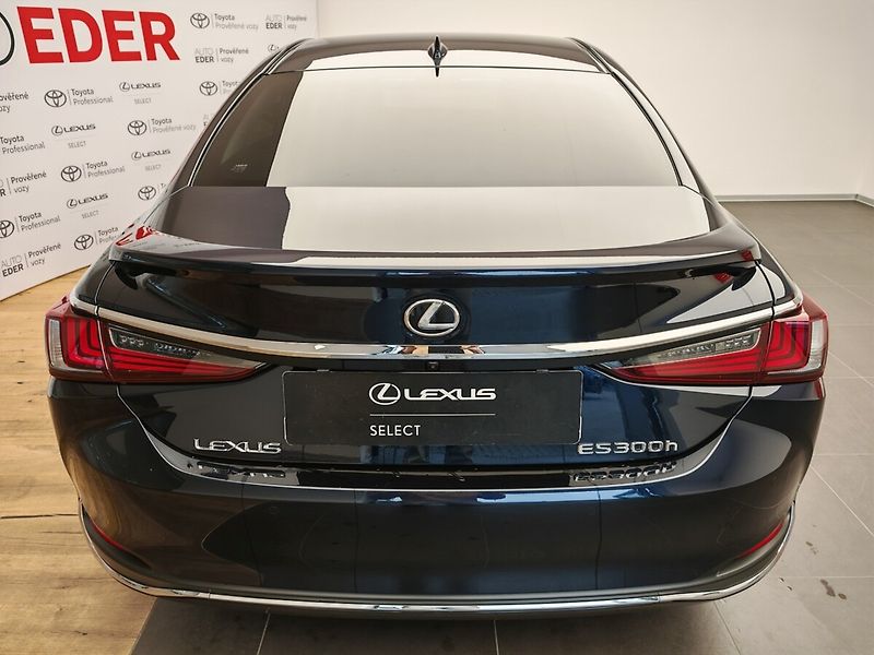 Lexus ES 300h Prestige Plus - fotka 5 z 49