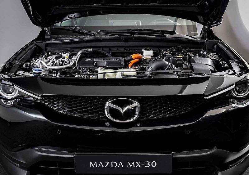 Mazda MX-30 e-Skyactiv R-EV je fakticky plug-in hybrid