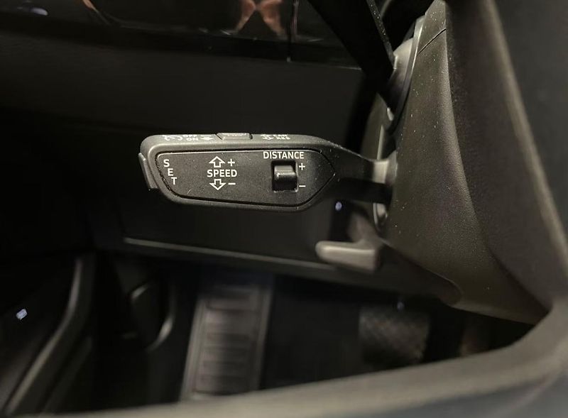 Audi Q8 e-tron 55 Q 360kam Pano Matrix Tažné - fotka 22 z 23