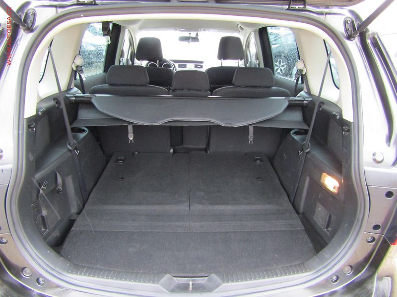 Mazda 5 (2012) 2.0i 7míst, autoAC - fotka 7 z 17