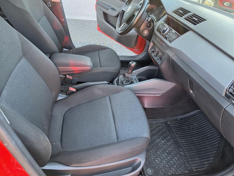 Škoda Fabia 1.0 TSI TZ - fotka 17 z 20