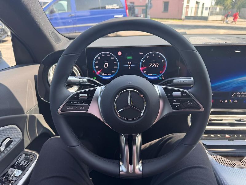 Mercedes-Benz CLA (2026) 200 Shooting Brake - fotka 13 z 23
