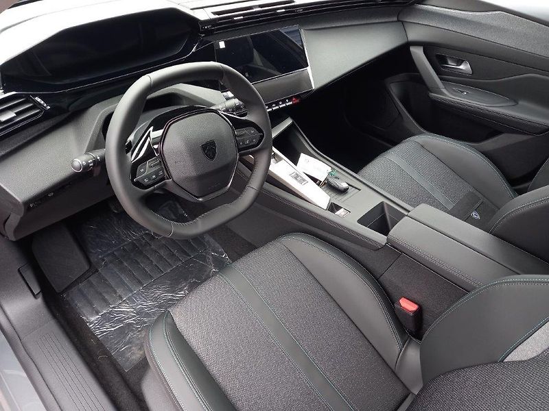 Peugeot 308 (2026) SW ALLURE Hybrid 145 e-DCS6  - fotka 16 z 33
