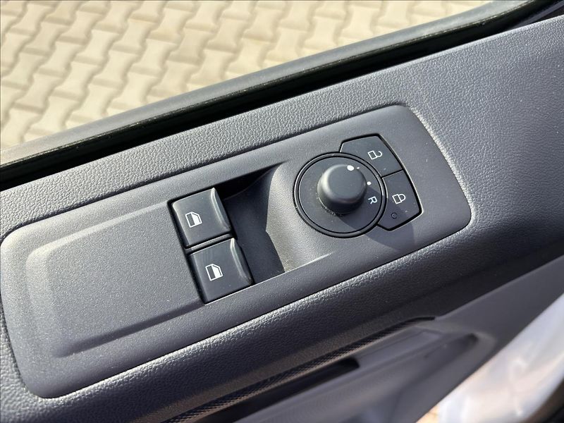 Ford Transit Custom 2,0 EcoBlue 100kW L1 - fotka 20 z 36