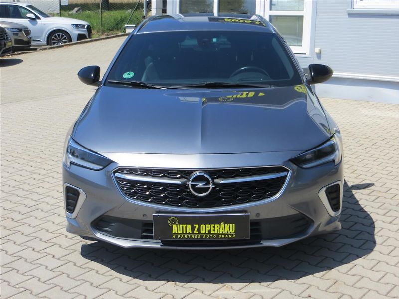 Opel Insignia 2,0 GSi 4x4 Sports Tourer AWD - fotka 2 z 31