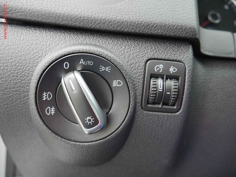 Volkswagen Golf Plus (2010) 2.0 TDi, ČR, AC, tempo, park - fotka 13 z 17