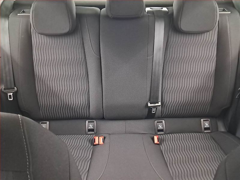 Peugeot 308 (2016) 1.2 e-THP, Serv.kniha, Navi - fotka 10 z 19