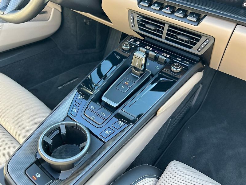 Porsche 911 911 Carrera - fotka 25 z 30