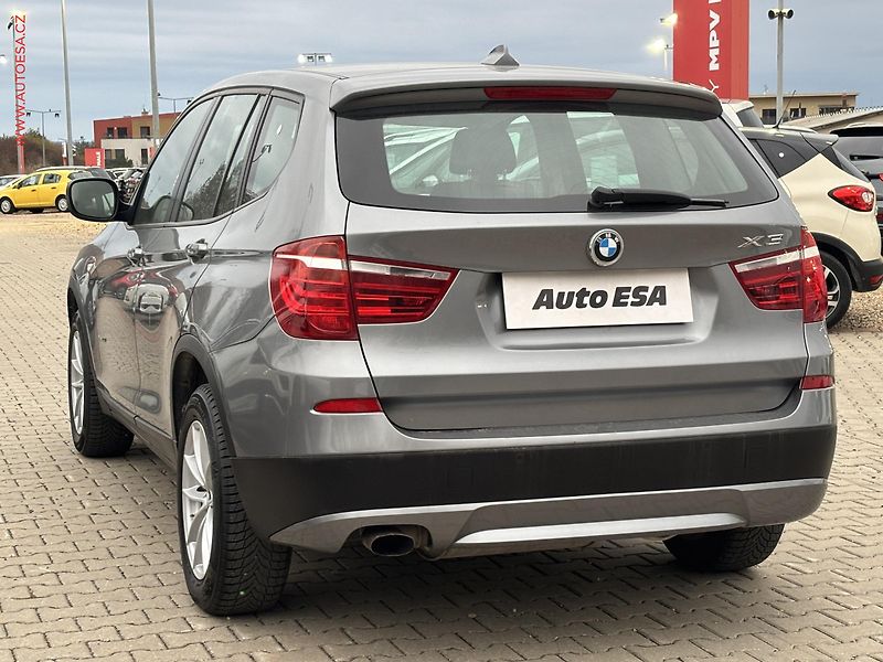 BMW X3 (2011) 2.0D xDrive20d, +ALU - fotka 6 z 17
