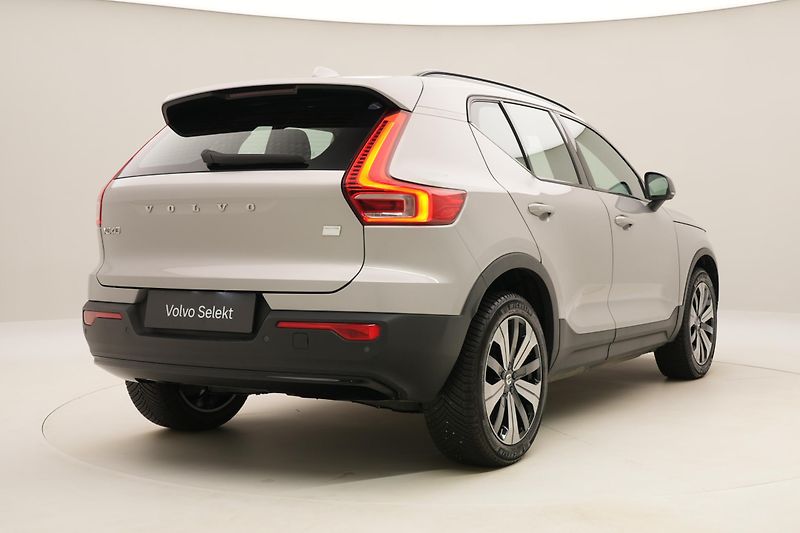 Volvo XC40 PURE ELECTRIC RECHARGE PLUS CZ - fotka 13 z 52
