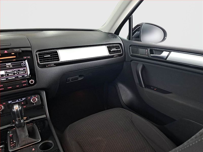 Volkswagen Touareg (2012) 3.0 TDI, 4X4, Automat - fotka 8 z 21