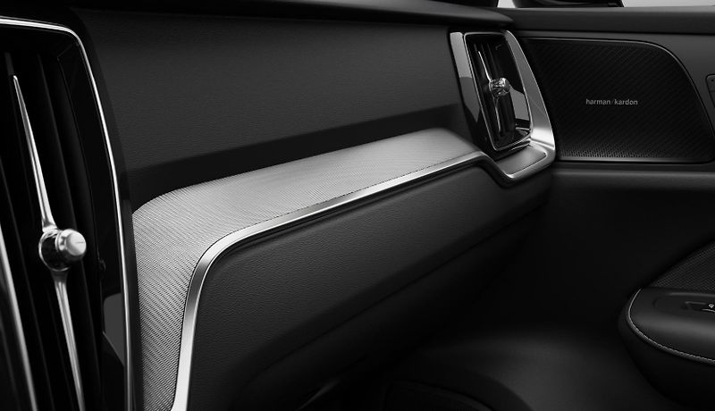 Volvo V60 (2026) B4 PLUS DARK AUT - fotka 6 z 20