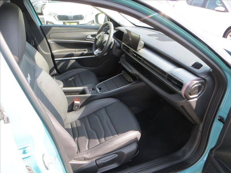 Jeep Avenger 1,2 Turbo AUT Summit JBL ČR - fotka 11 z 29
