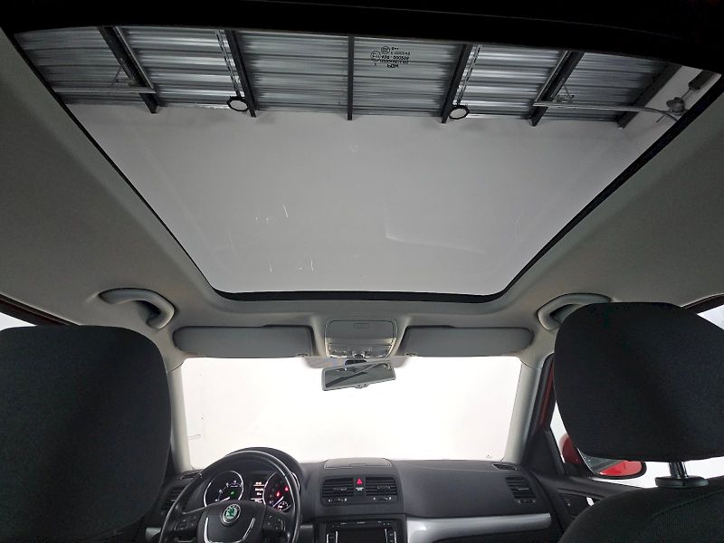 Škoda Yeti (2009) 1.2TSI 77kW  Ambition, panoram - fotka 9 z 21