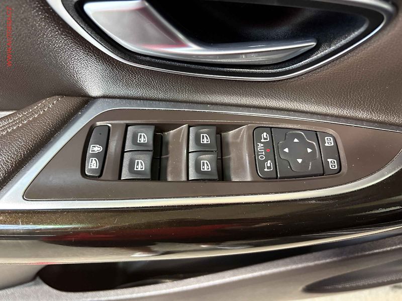 Renault Espace (2018) 1.6 DCi, Zen, AT, LED, TZ - fotka 12 z 17