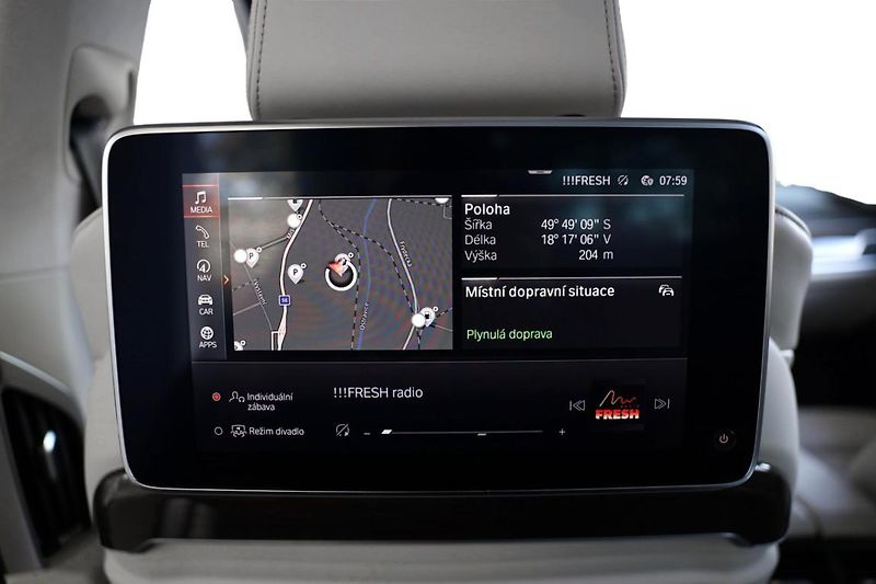 BMW Řada 7 740ld xDrive - fotka 33 z 40