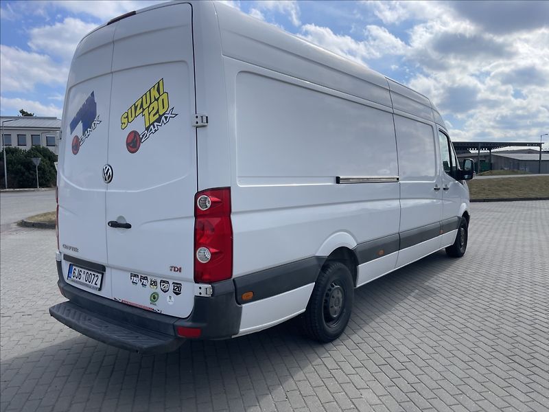 Volkswagen Crafter 2,0 TDi 120kw polointegrovaný - fotka 30 z 42