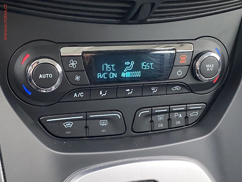 Ford C-MAX (2013) 2.0 TDCi, AT, xenon, autoAC - fotka 16 z 19