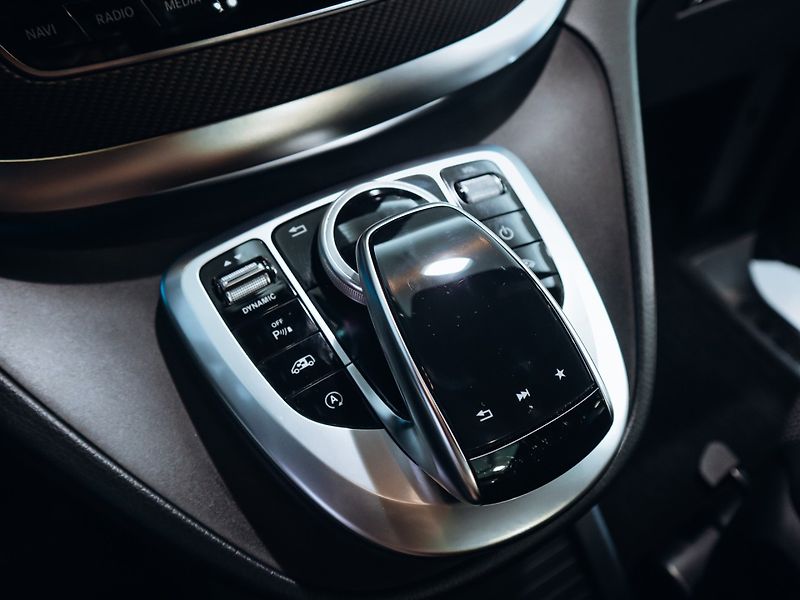 Mercedes-Benz Třídy V V 300d AMG 4MATIC, Panorama - fotka 15 z 29