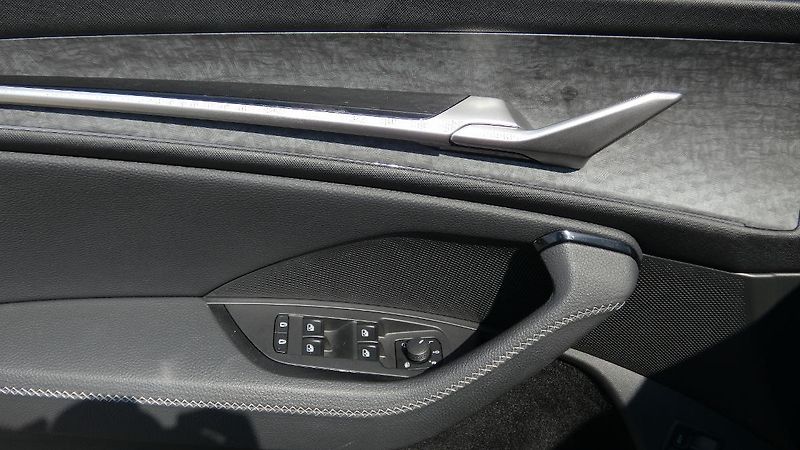 Škoda Kodiaq 2,0 TDi Selection 142 kW 4x4 D - fotka 8 z 28