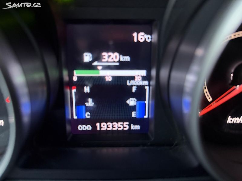 Mitsubishi Outlander (2011) 2.2DI-D,130kw 4x4 7 míst Tažné - fotka 19 z 23