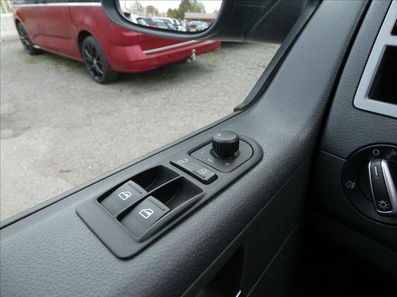 Volkswagen Multivan 2,0 TDi103kW 4x4 serviska,závě - fotka 29 z 37