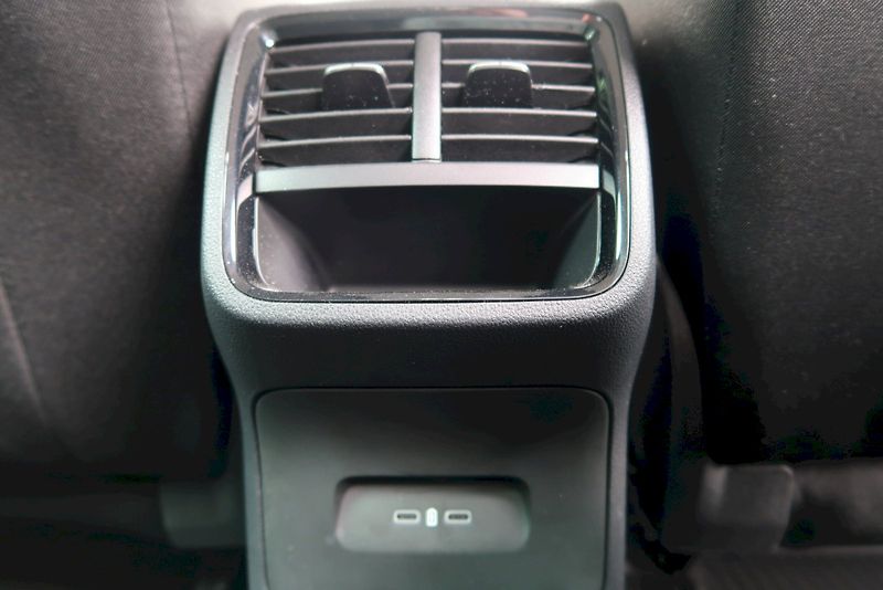Škoda Octavia (2024) Combi Selection 1,5 TSi/85 kW - fotka 19 z 30