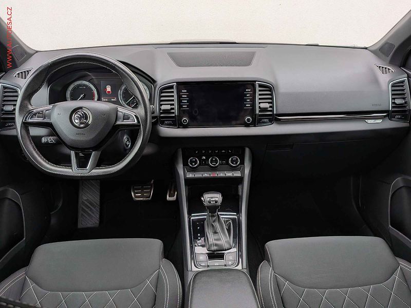 Škoda Karoq (2019) 2.0 TSi 4x4, 2.maj,ČR, Style - fotka 8 z 15