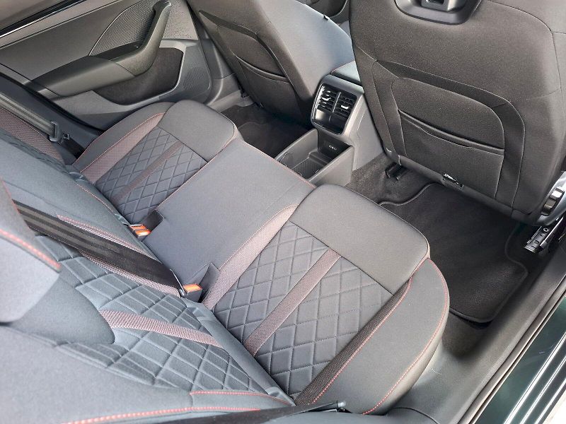 Škoda Octavia (2025) COMBI RS 2,0 TSI 195 KW 7-STUP - fotka 24 z 30