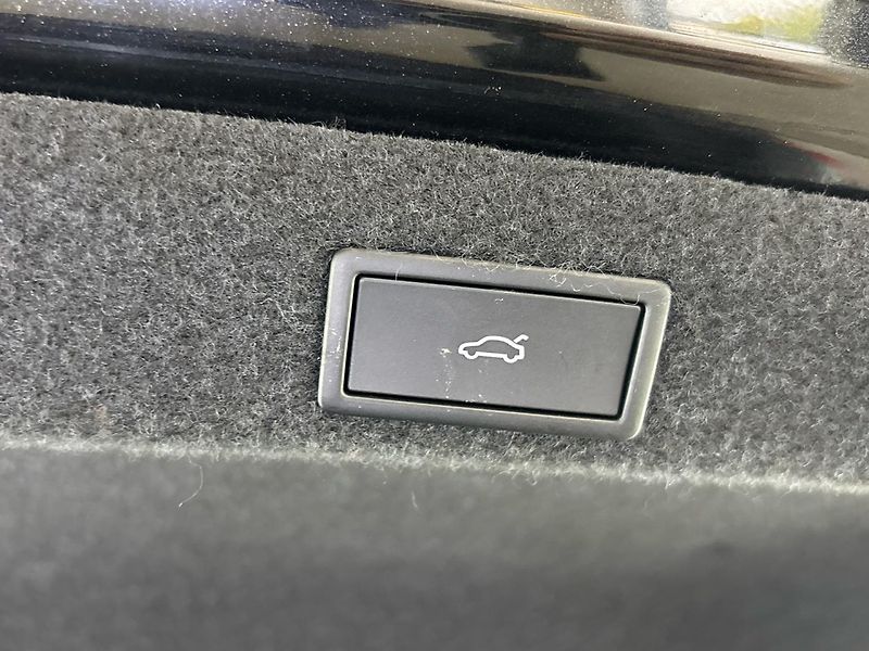 Škoda Octavia Top Selection DSG - fotka 28 z 29
