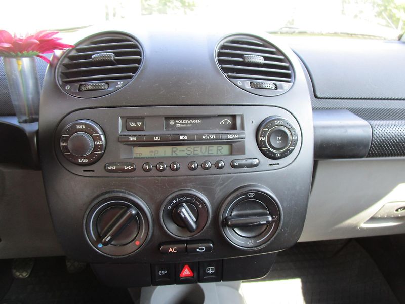 Volkswagen New Beetle 2,0i-85KW-KOUPEN V ČR-PĚKNÝ  - fotka 12 z 14
