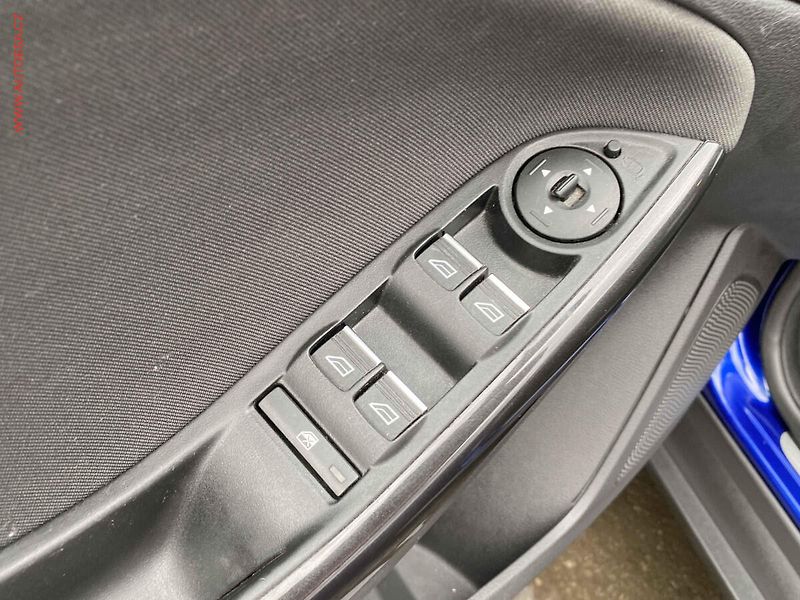 Ford Focus (2017) 1.5 TDCI, AT, navi, xenon - fotka 13 z 18
