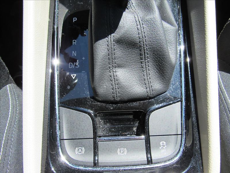 Škoda Karoq 1,5 TSi 110kW DSG Style - fotka 21 z 31