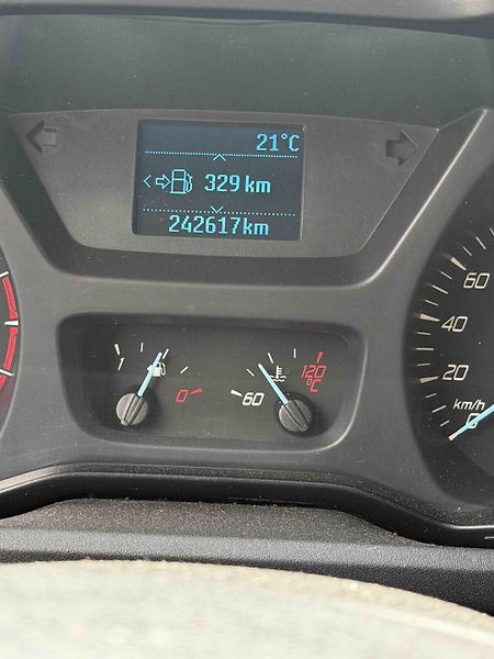 Ford Transit (2015) Transit BUS 9 míst - fotka 4 z 10