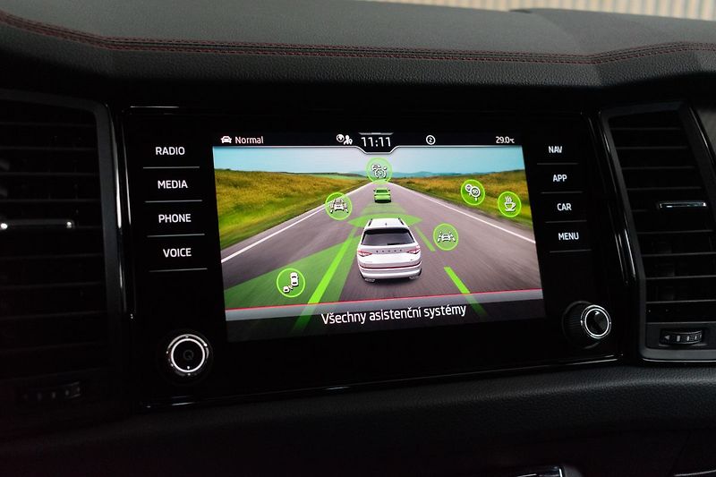 Škoda Kodiaq RS 2.0 TSI 180kW 4x4*DPH*ČR 1M - fotka 38 z 52