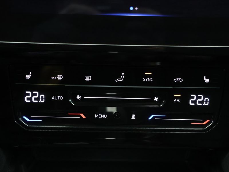 Volkswagen Passat 2,0 TDI 110kW DSG Matrix DPH - fotka 28 z 39
