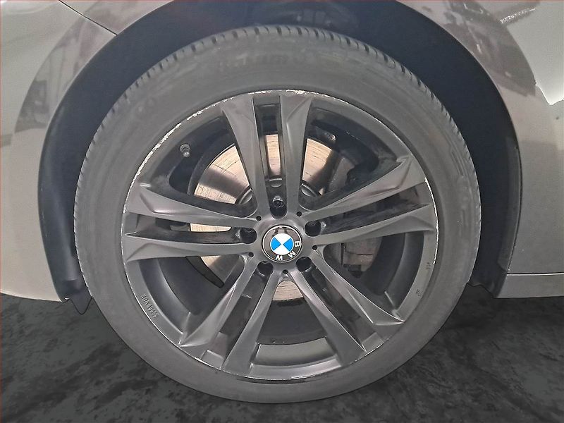 BMW Řada 5 (2014) 520d GT, Automat, Kůže, Navi - fotka 15 z 18