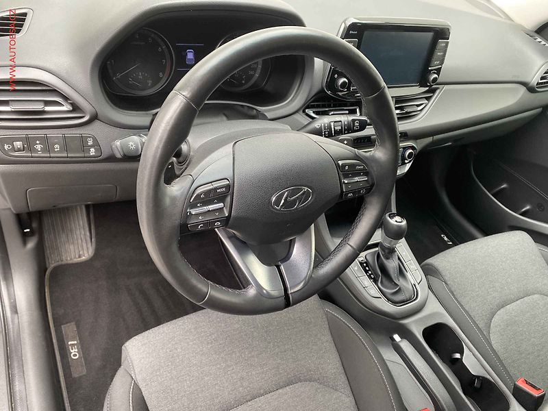 Hyundai i30 (2022) 1.0 T-GDi, ČR, servis.kniha - fotka 13 z 19