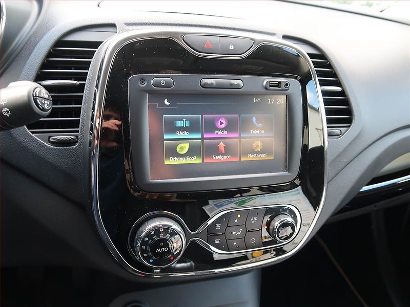 Renault Captur (2016) 1.2 TCe, Navi, Tempomat - fotka 12 z 16
