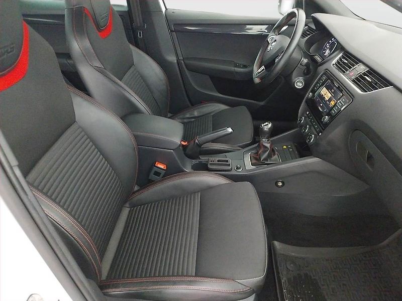 Škoda Octavia (2017) RS 2.0 TDI, Kůže, Navi - fotka 9 z 21