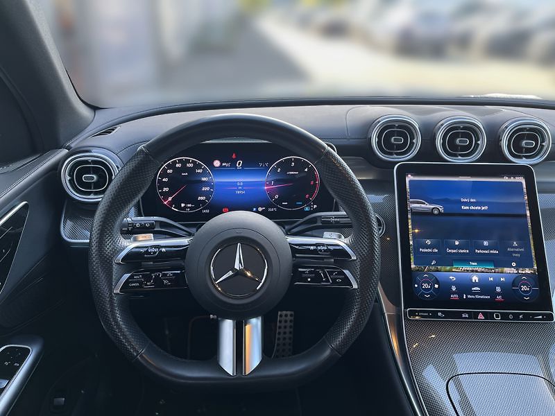 Mercedes-Benz GLC SUV 220 d 4MATIC AMG Line - fotka 11 z 18